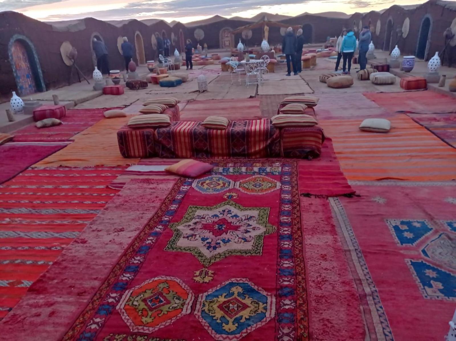 Desert Bivouac Mhamid Bagian luar foto